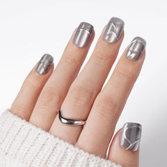 VSALON Valentine 3D art design adds sparkle to everyday nails.