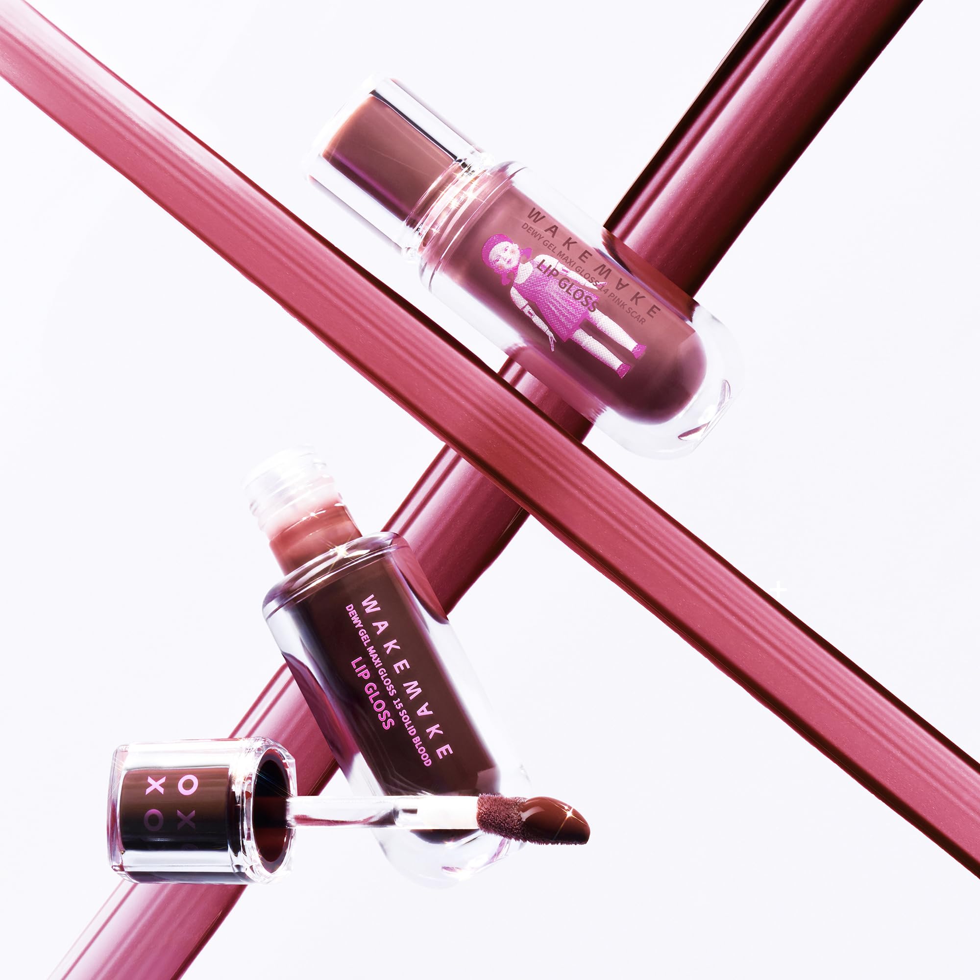 WAKEMAKE gloss pearl shimmer close-up with light-reflective finish