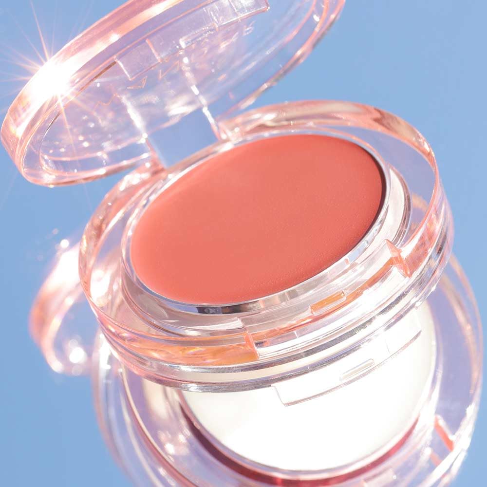 Wander Beauty Double Date Eye gloss look for a subtle sheen