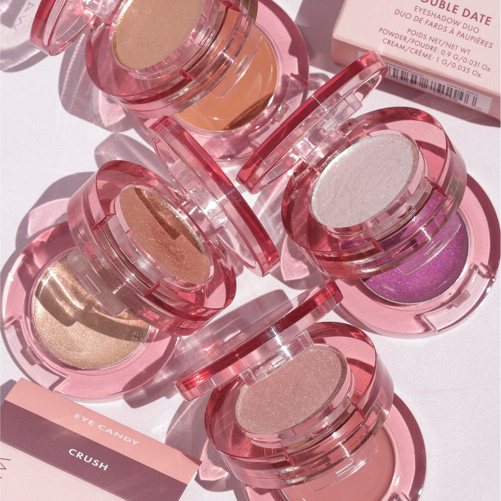 Wander Beauty Double Date Duo compact is travel-friendly for quick touch-ups
