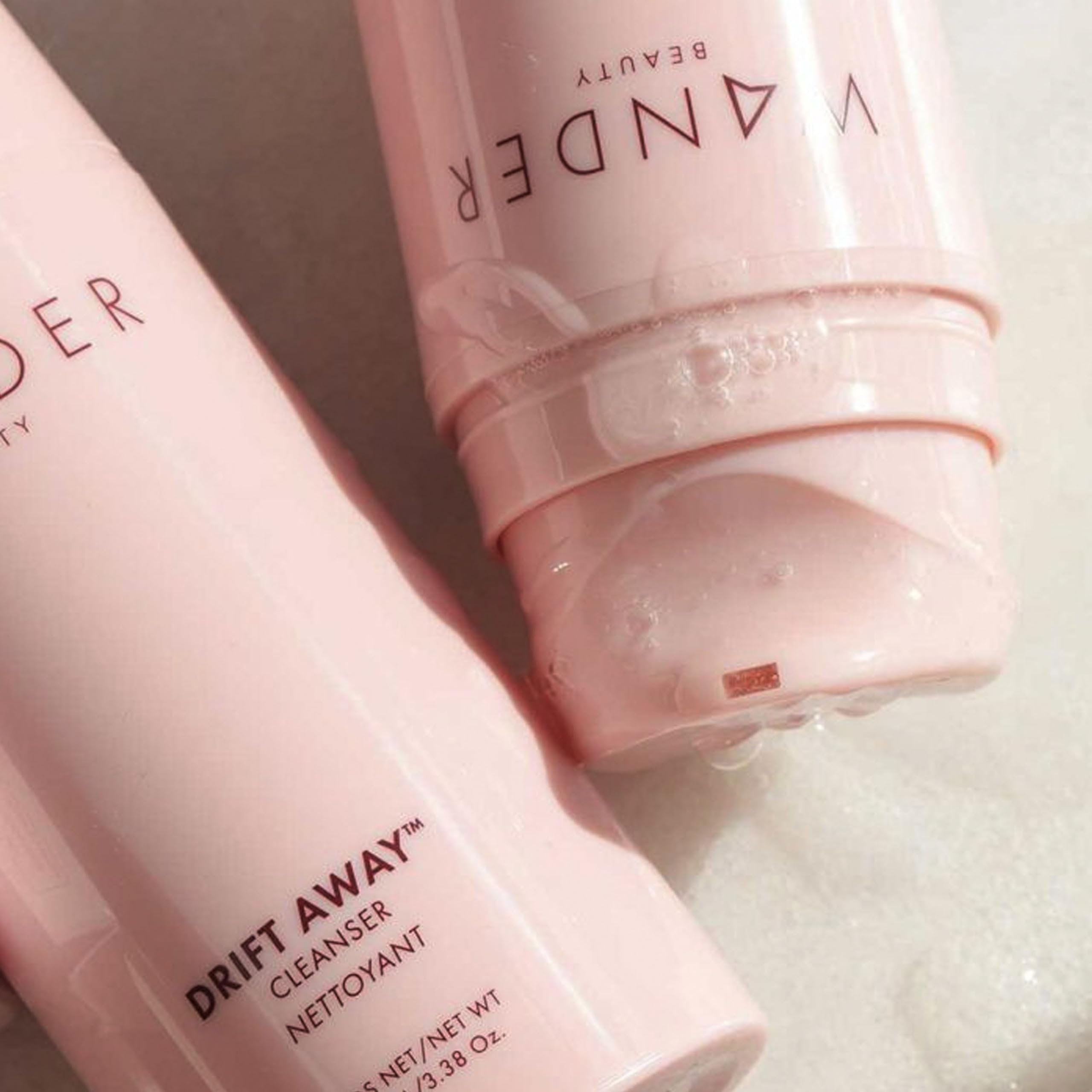 Wander Beauty Drift Away acai and guava ingredients highlighting antioxidant protection.