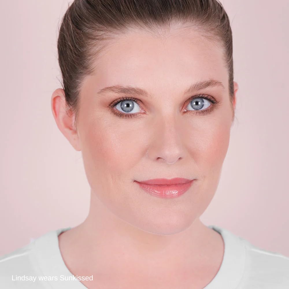 Wander Beauty Getaway highlighter adds luminous glow