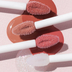Wander Beauty Lip Retreat Oasis Glow application demonstrates glossy finish