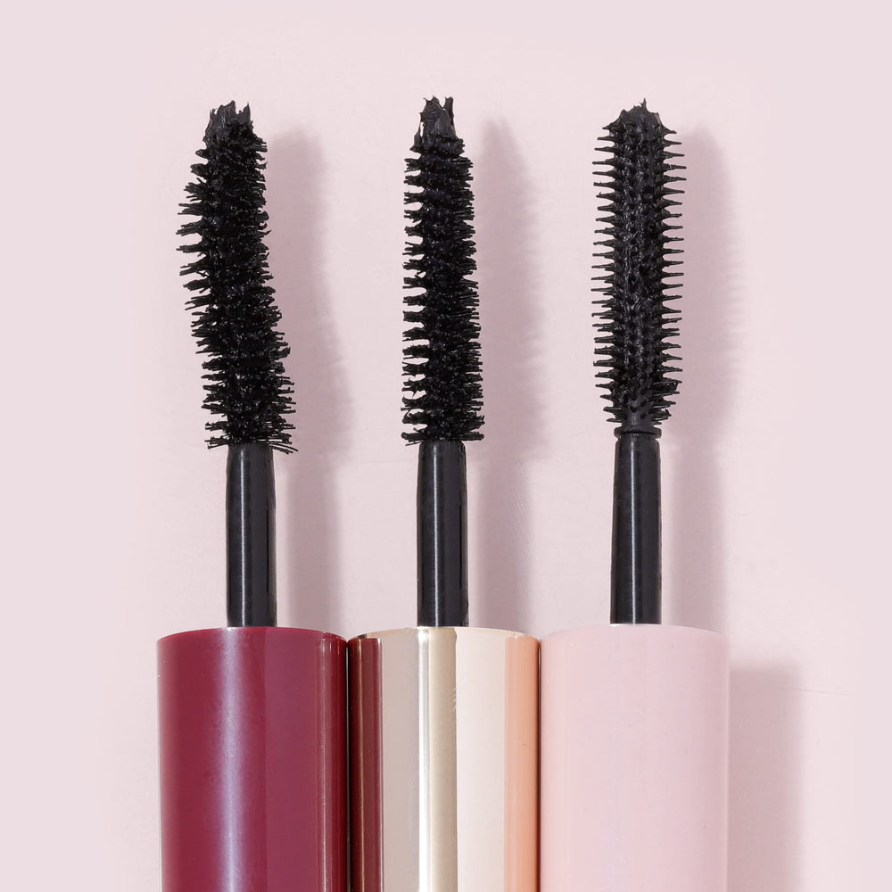 Wander Beauty Upgraded Lashes mini mascara delivering instant volume and fuller lashes.