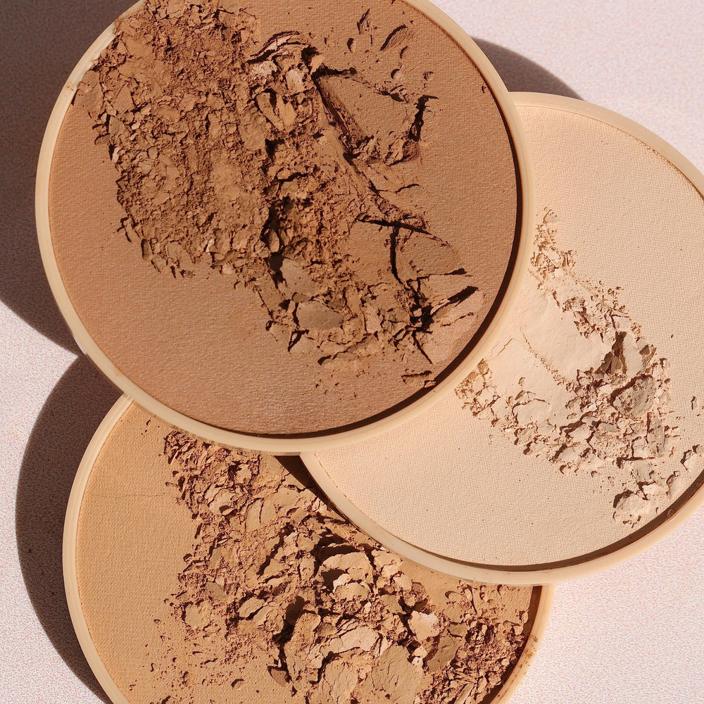 Wander Beauty Wanderlust Powder Foundation blur effect minimizes shine for a flawless look