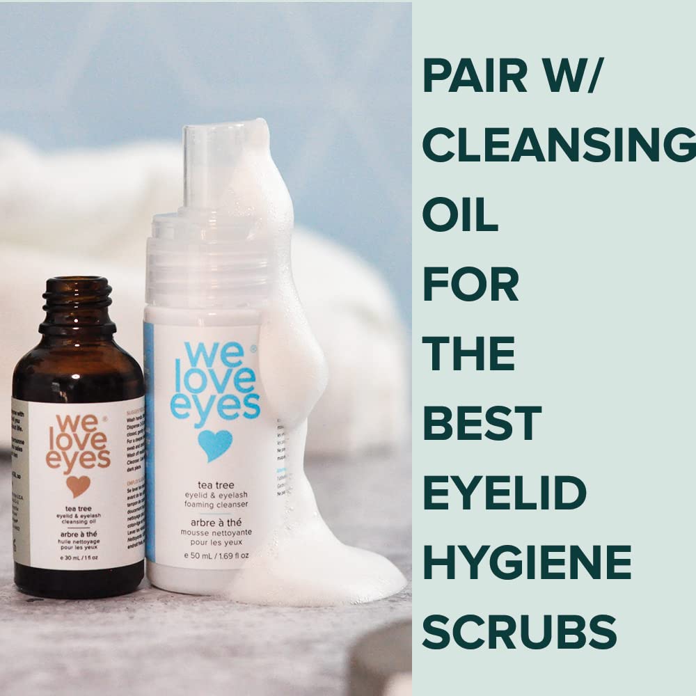 We Love Eyes application on eyelid demonstrates safe use near the eye area