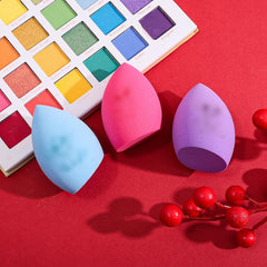 WeChip Cosmic Baby eyeshadow brush for even pigment and seamless blending