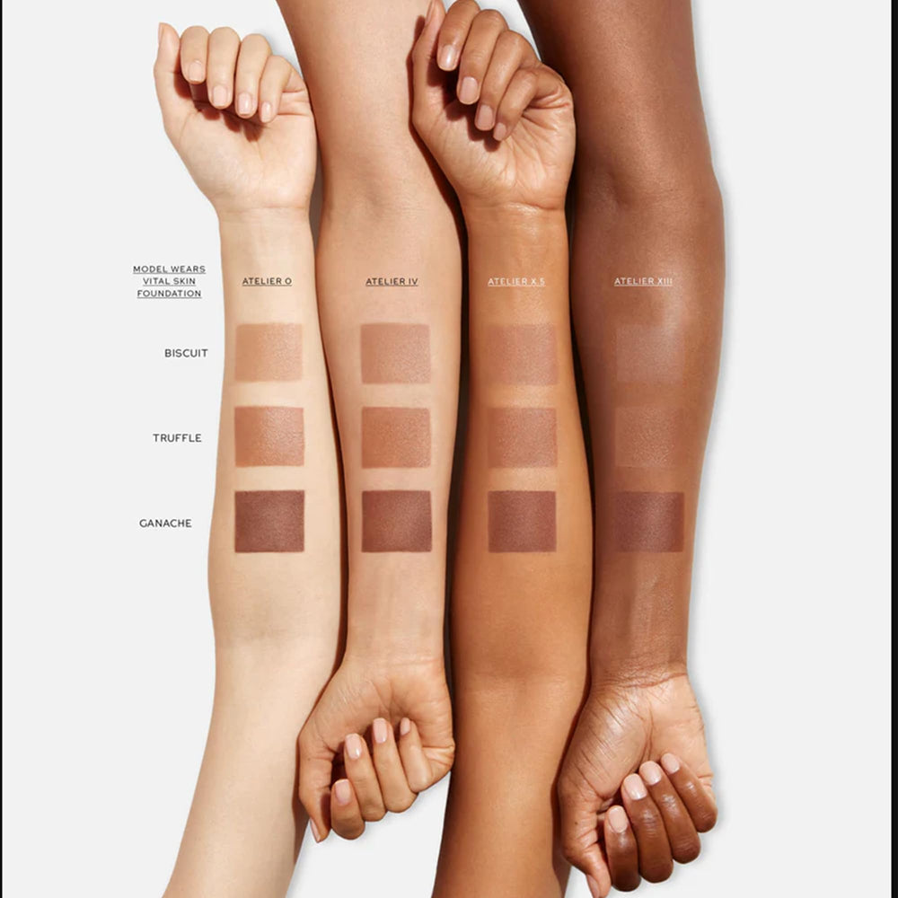Natural finish achieved with Biscuit contour shade on skin.