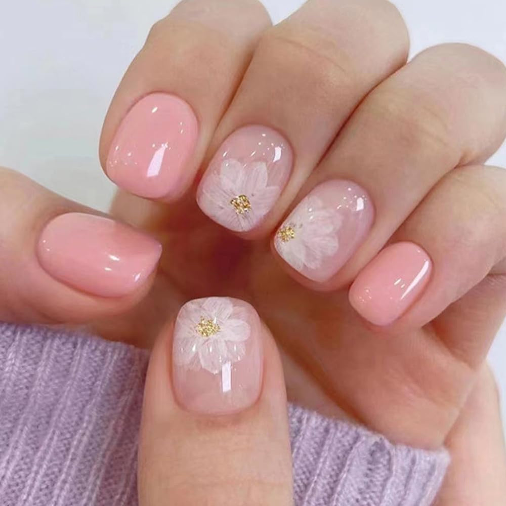 Whiosyrt short square glossy pink nails for a quick mani upgrade