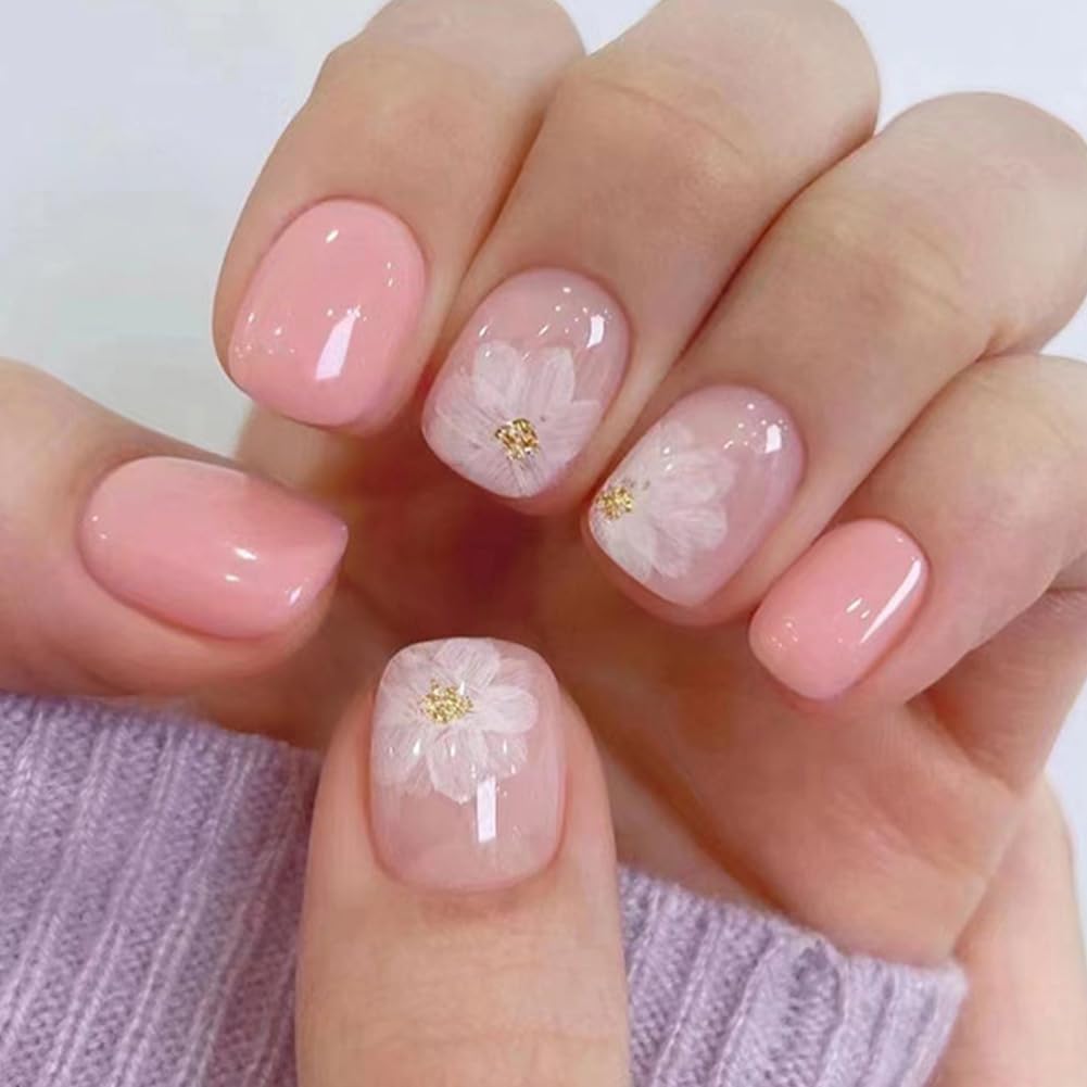 Whiosyrt short square glossy pink nails for a quick mani upgrade