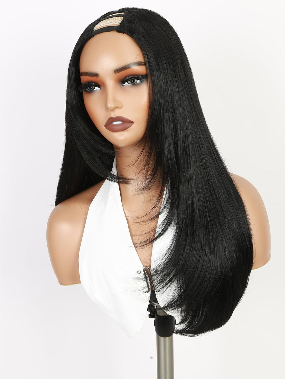 WIGNEE long straight U part wig side view with layered volume.