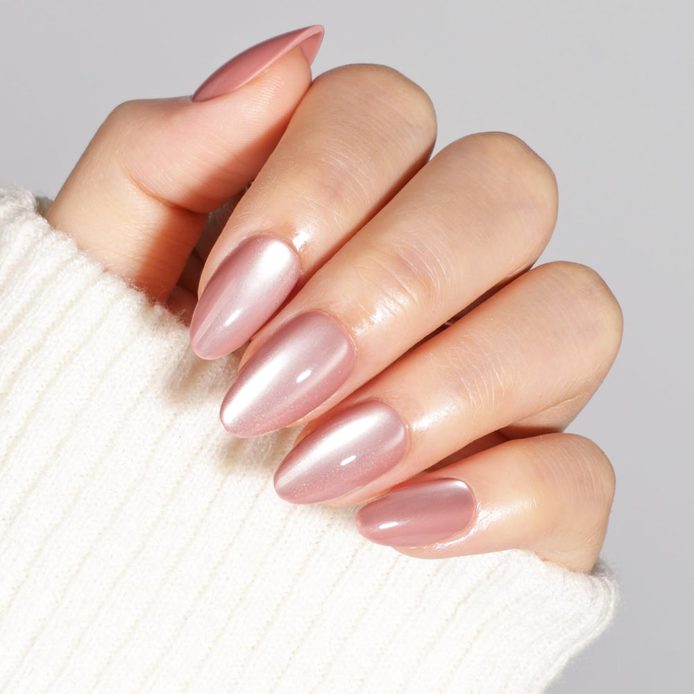 WiniBeauty cat eye nails closeup with mauve shimmer for salon-like shine.