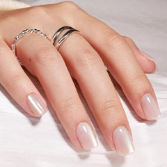 WiniBeauty Cat Eye Nails close-up showing shimmering, dimensional finish