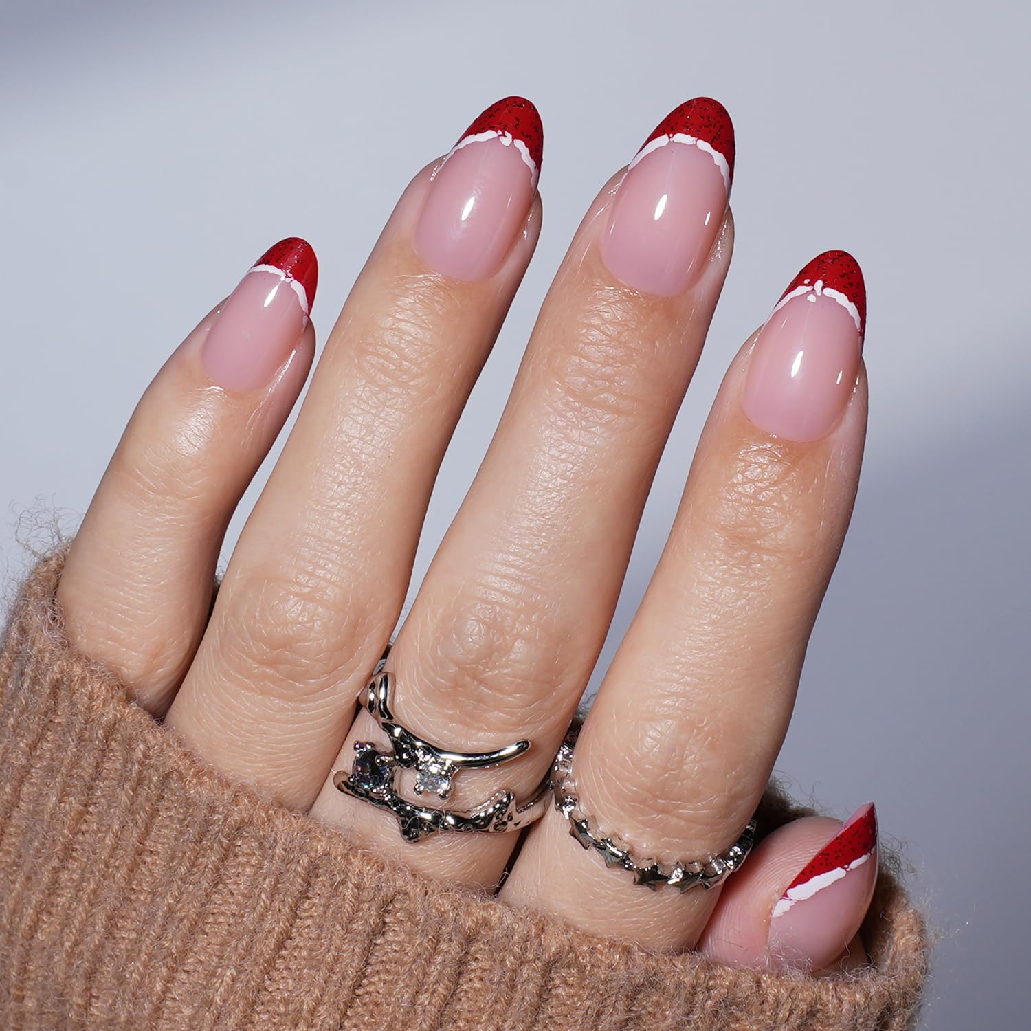WiniBeauty Nail glue included for secure, lasting wear.