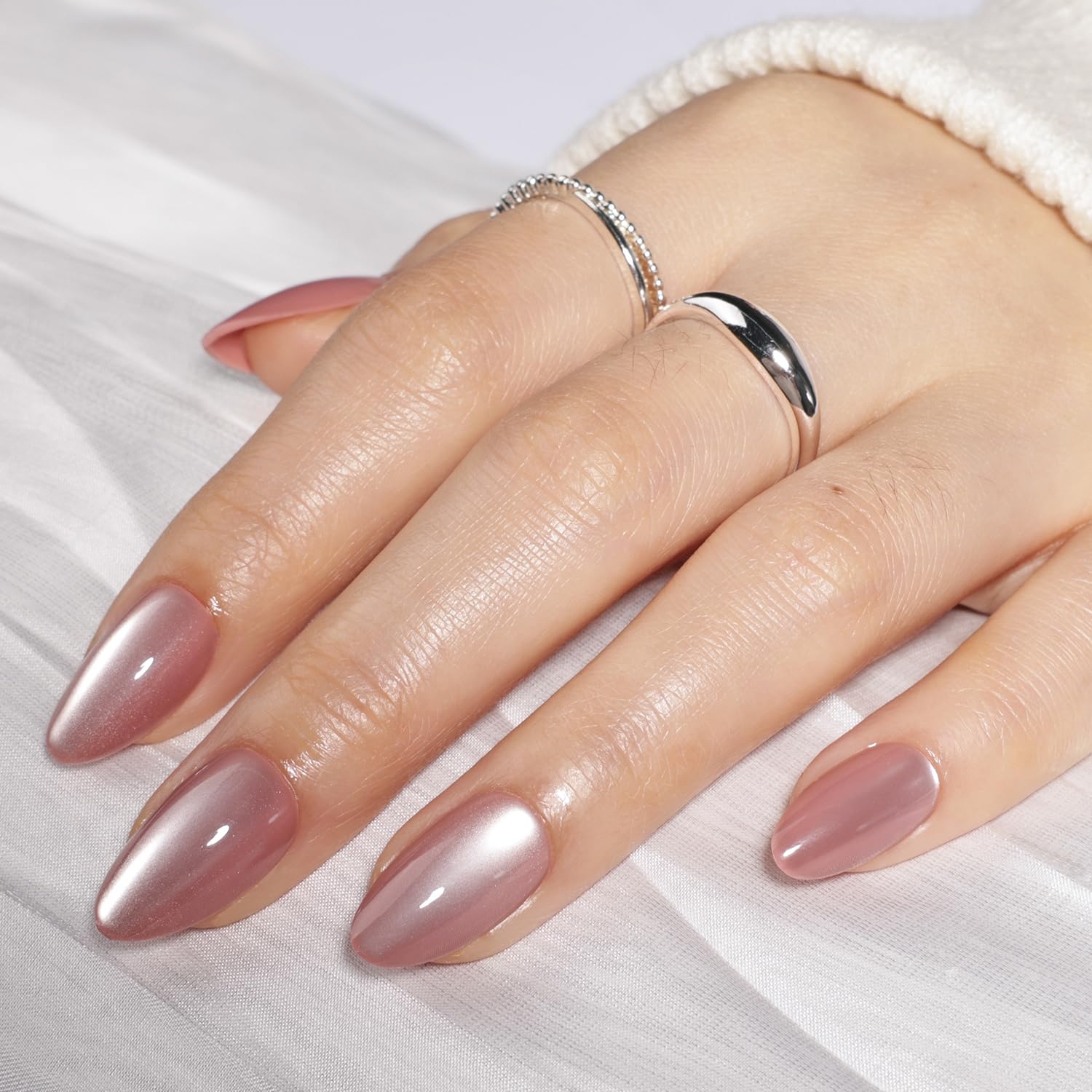 WiniBeauty soft gel nails flexible and natural-feeling on nails.