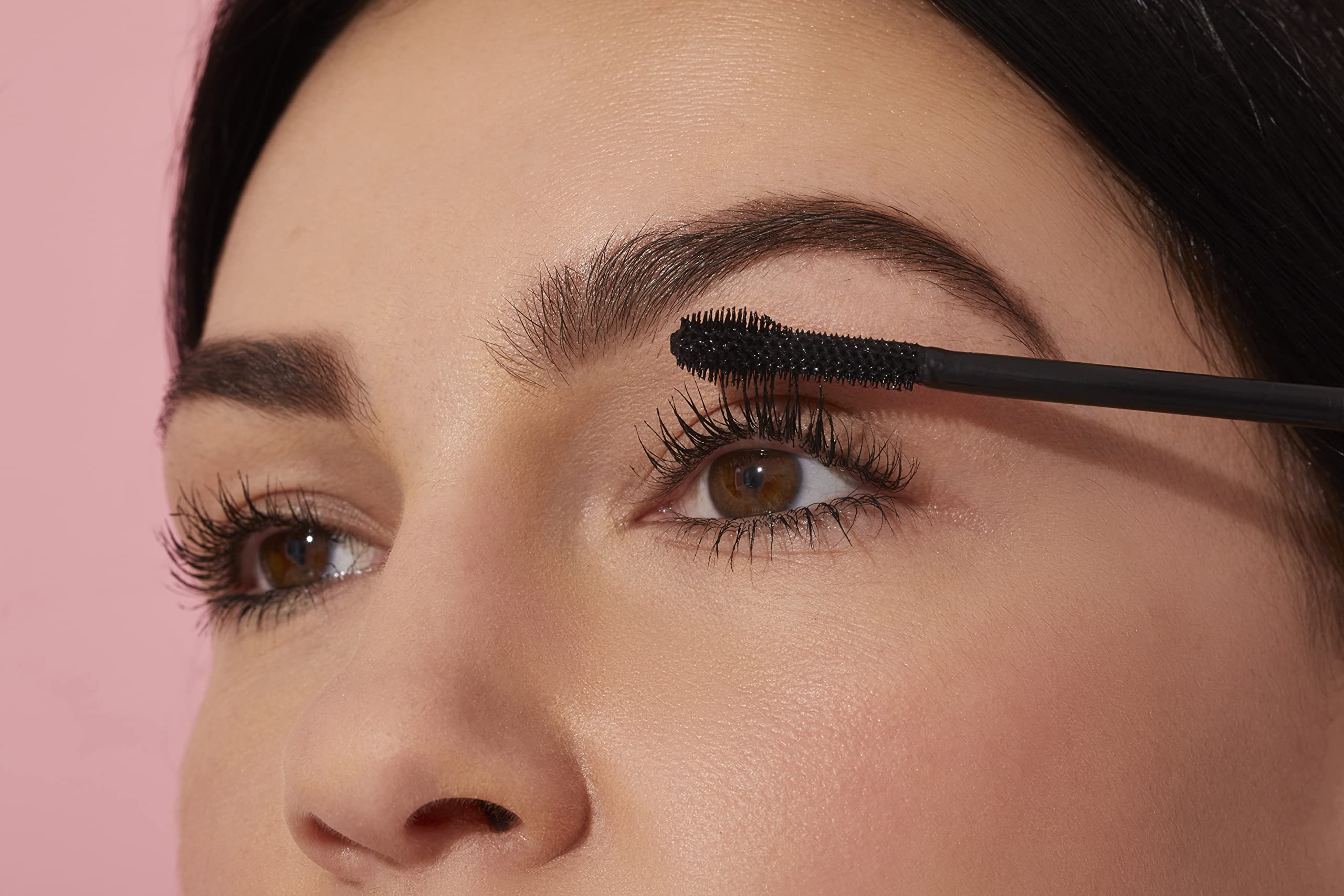 Winky Lux ExtravaLash Mascara clean beauty symbols highlight sulfate-free and cruelty-free formula.
