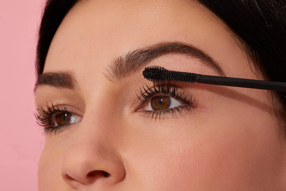 Winky Lux ExtravaLash Mascara clean beauty symbols highlight sulfate-free and cruelty-free formula.