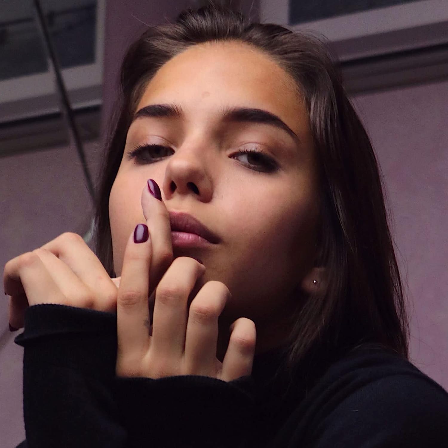 WLGDLH ready-to-wear press-on nails for fast, mess-free glam