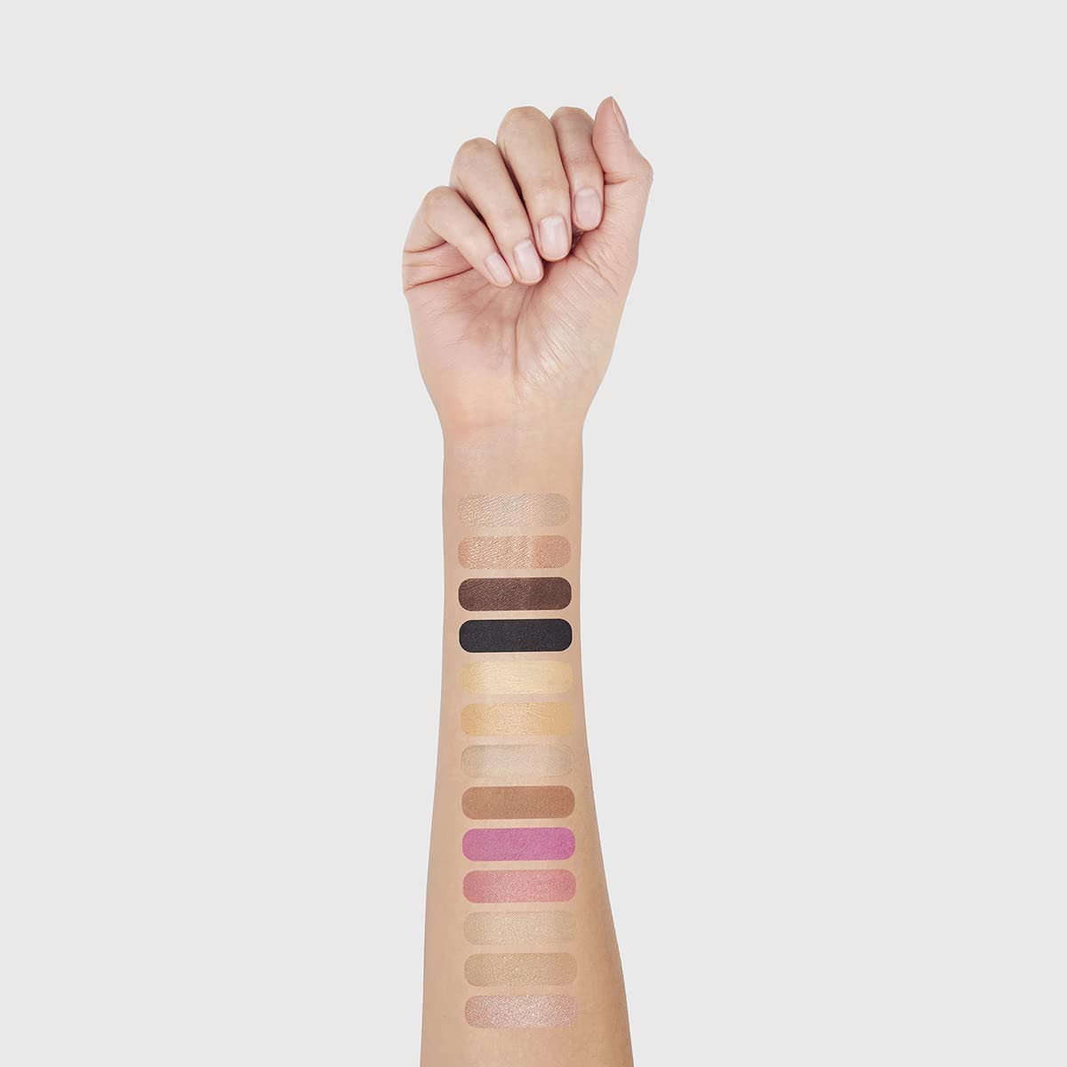 Woosh Beauty lumineur scintillant, touche finale lumineuse.