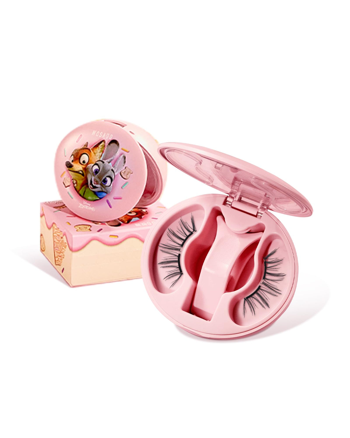 WOSADO Zootopia1 applicator in action for precise lash placement.