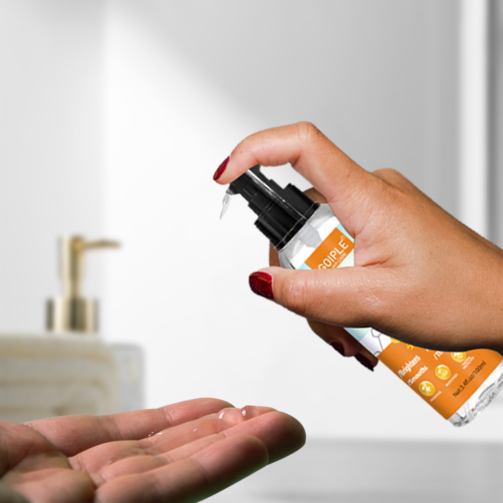 Castor oil enriched WOZUTUNT serum supports moisture balance.