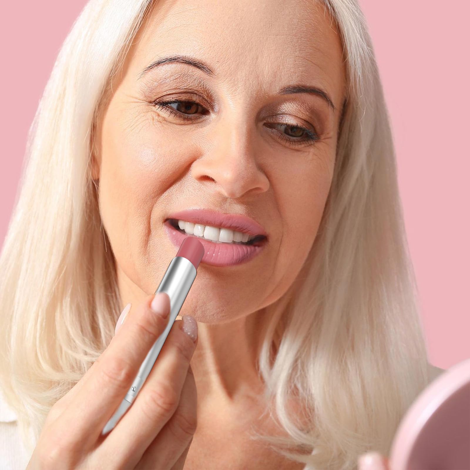 wyihg Honey Lipstick Tinted Lip Balm non-sticky sheen on lips.