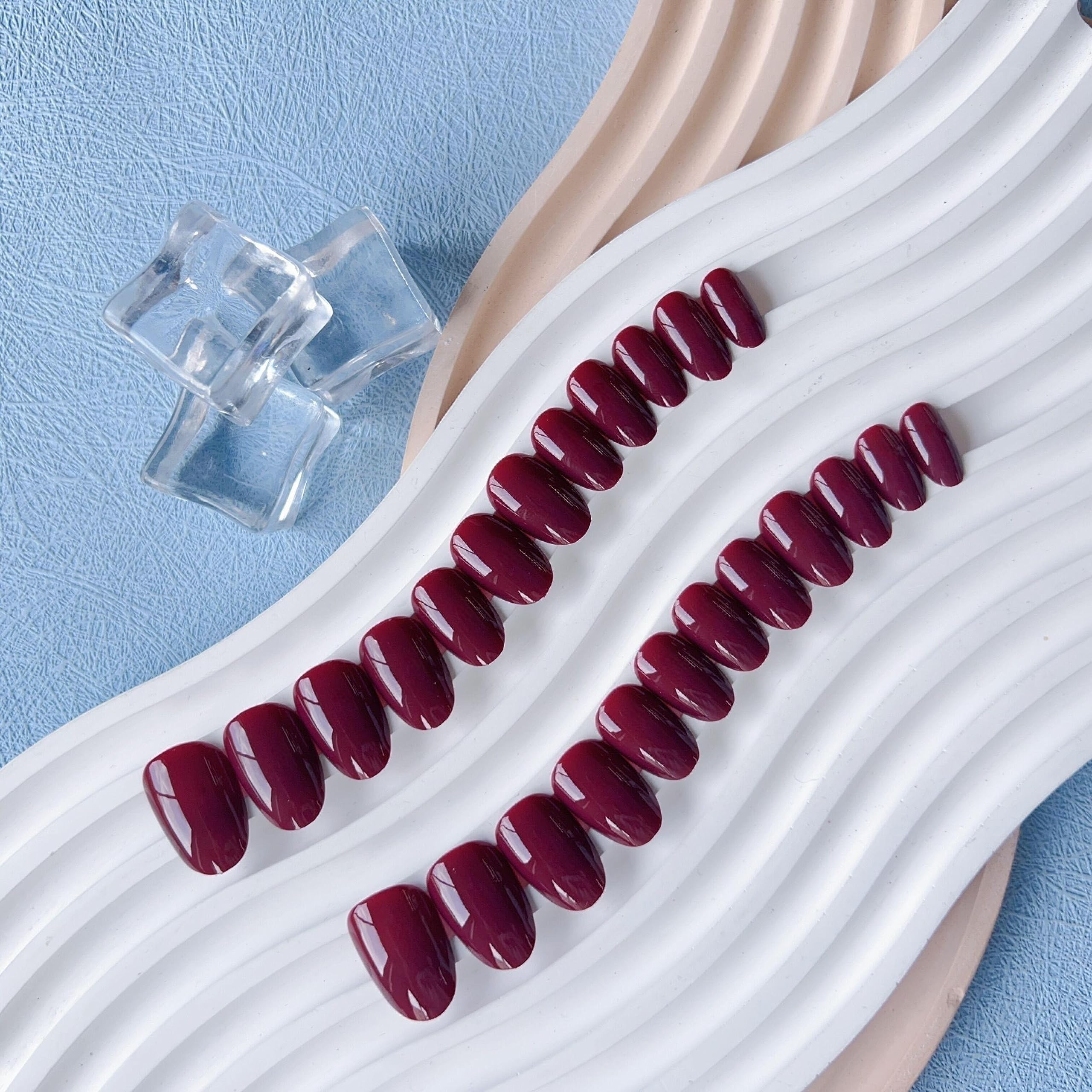 XCREANDO 24-piece nail set laid out for versatile styling options