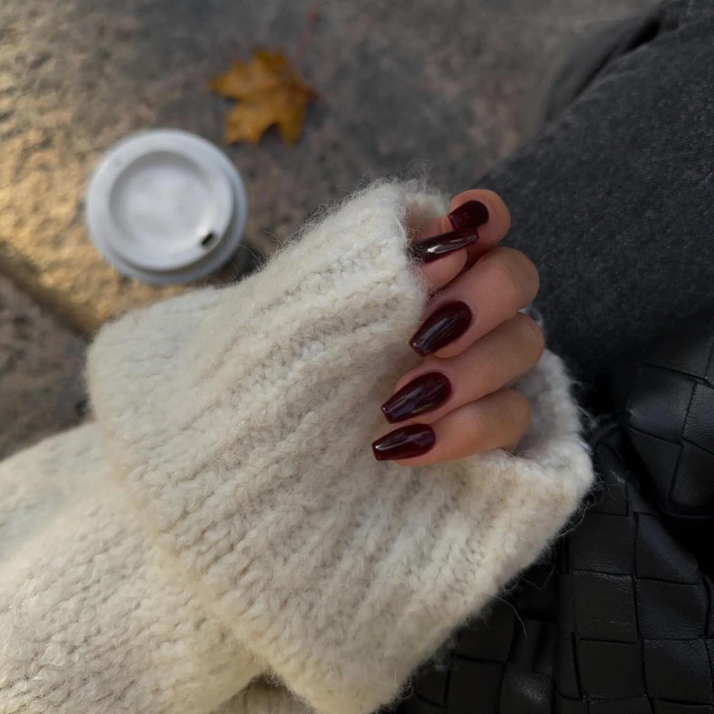 XCREANDO Burgundy Red Short Coffin Nails on hand for a salon-ready look