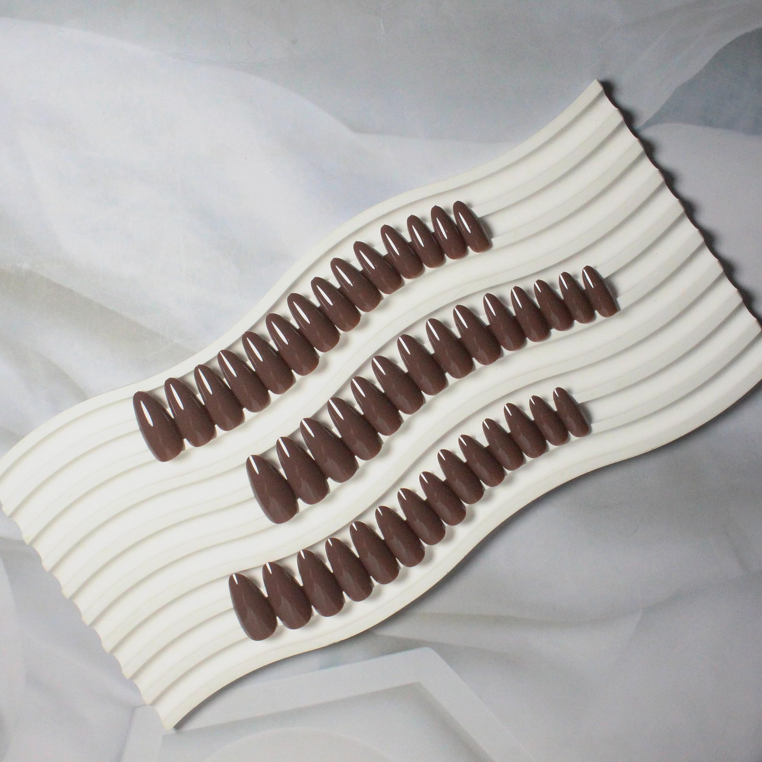 XCREANDO mini nail file for precise shaping.