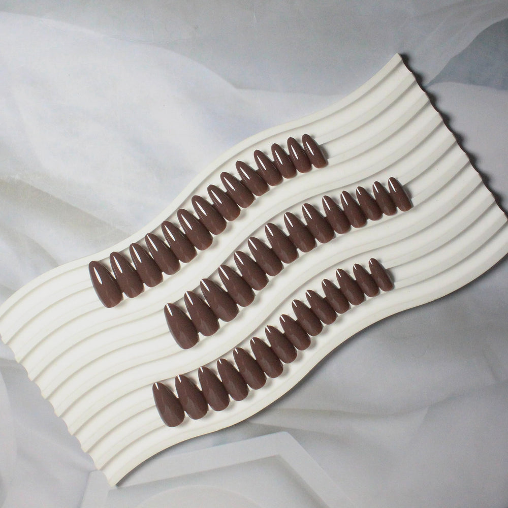XCREANDO mini nail file for precise shaping.