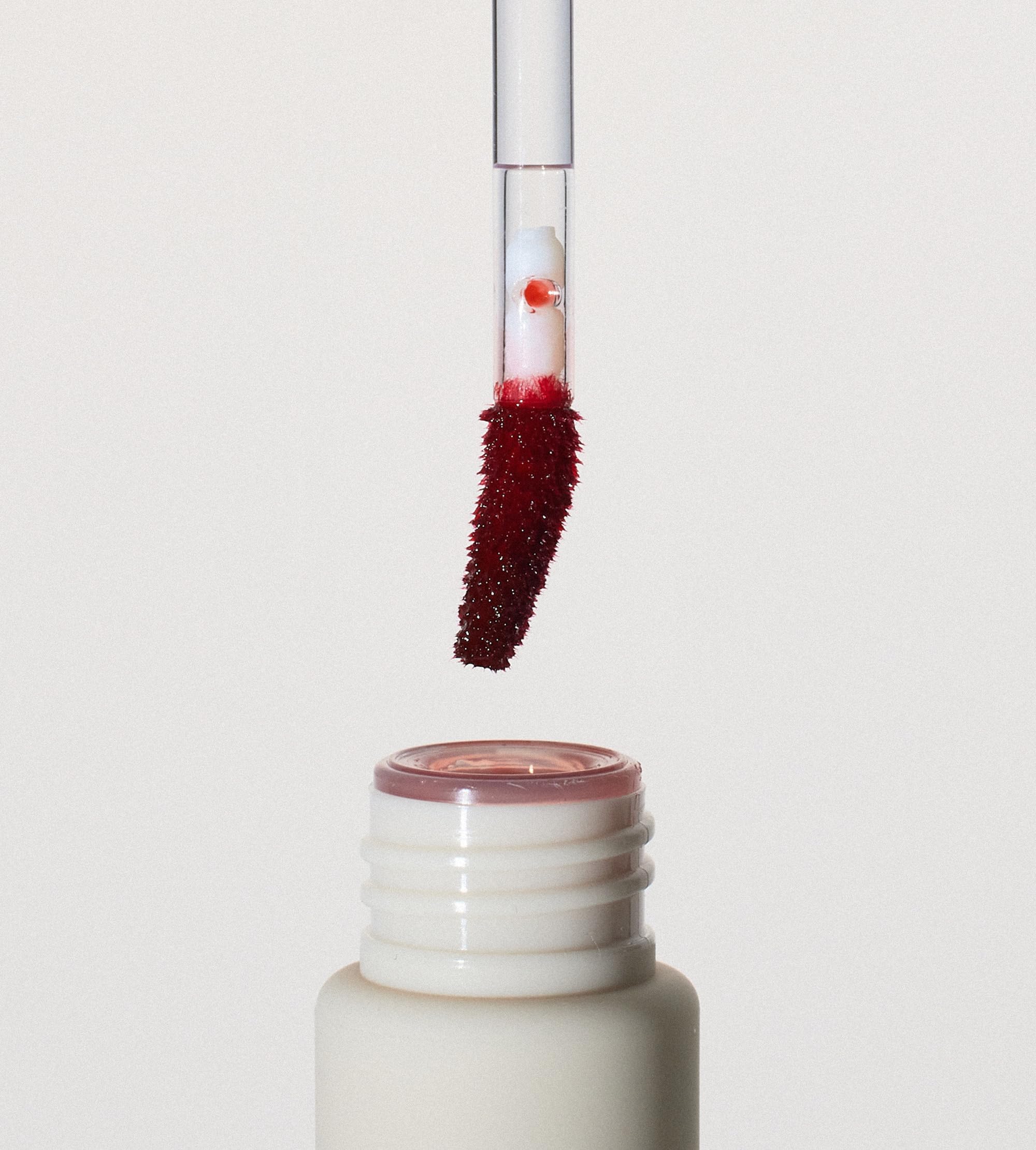XOUL Korean skincare innovation supports targeted lip hydration and improved texture.