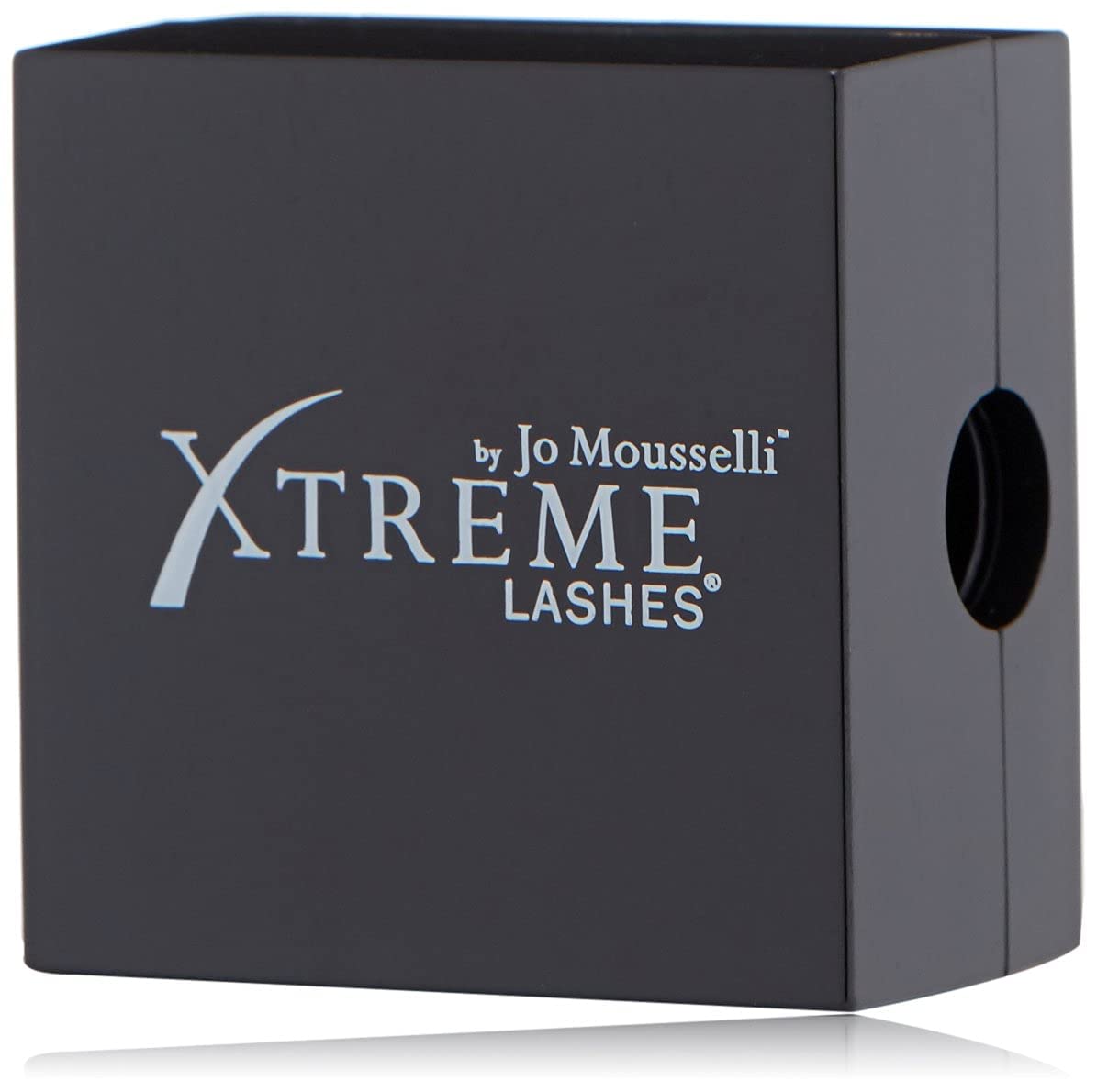 Xtreme Lashes GlideLiner hypoallergenic design suits sensitive eyes for comfortable wear.