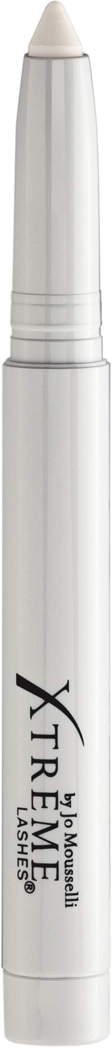 Xtreme Lashes GlideShadow primer close-up demonstrates a smooth base for vibrant color
