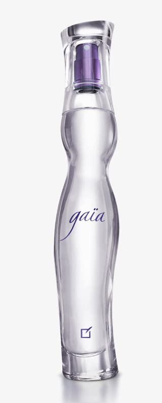Yanbal Gaia bottle closeup, premium glass shine that suggests long-lasting fragrance quality.