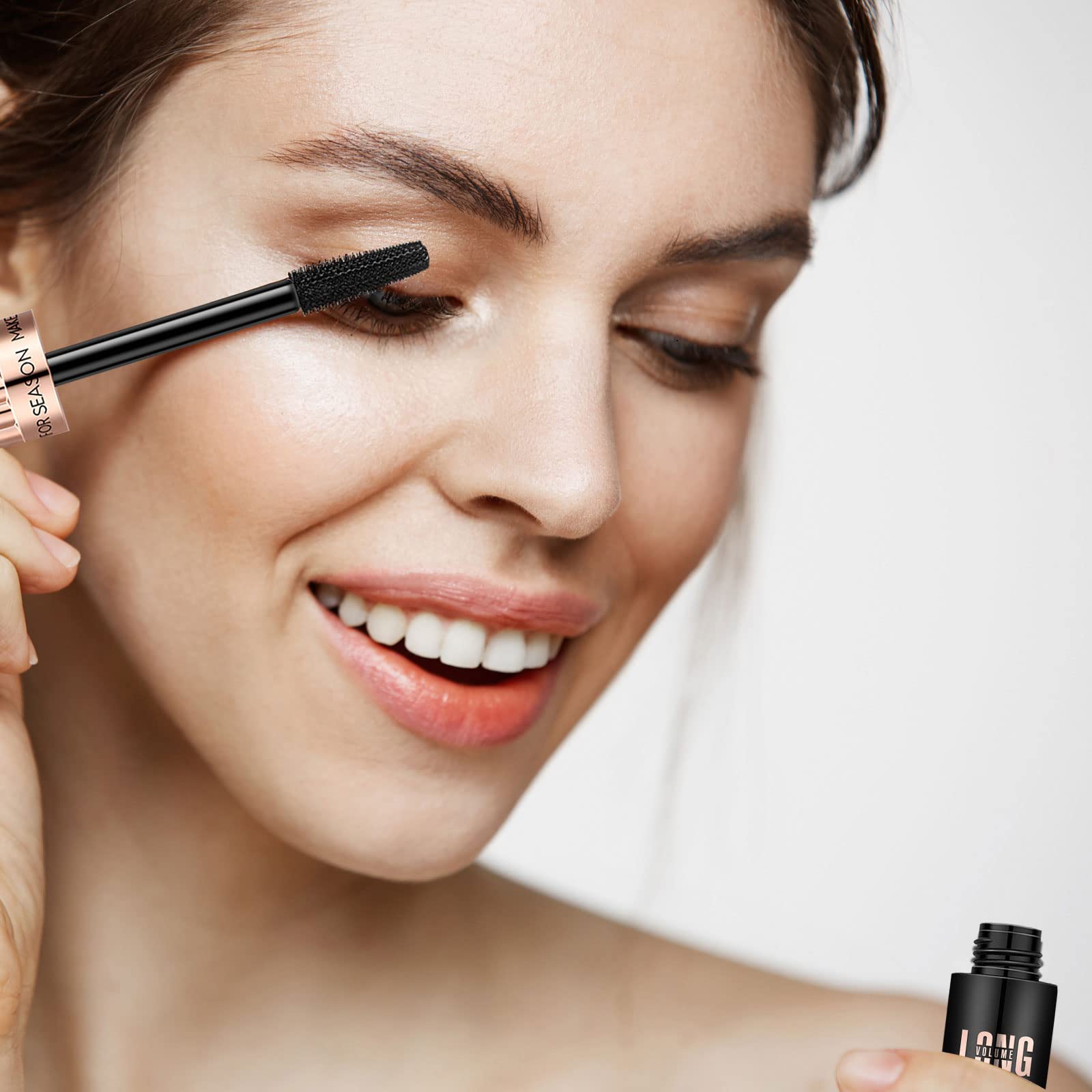 YEUGSCKA safe formula nourishes lashes with Vitamin E