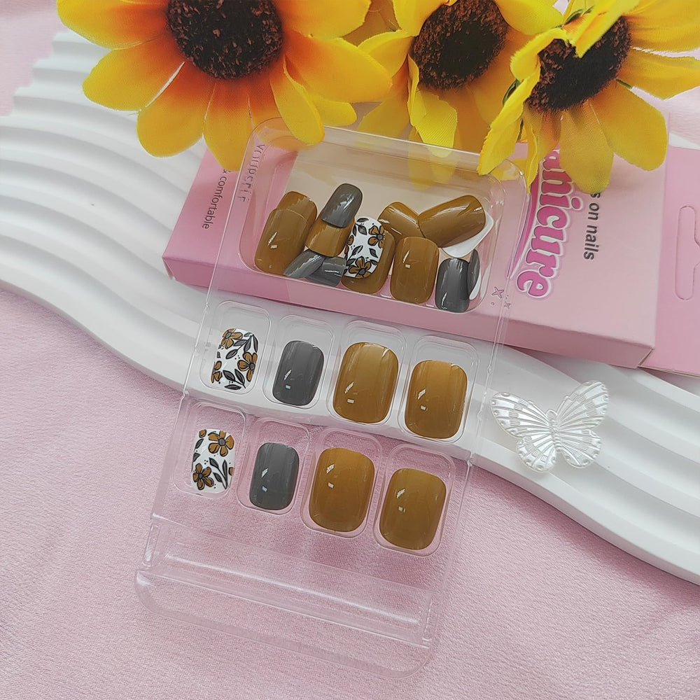 YOJIATOP nails on hand showcasing fall style