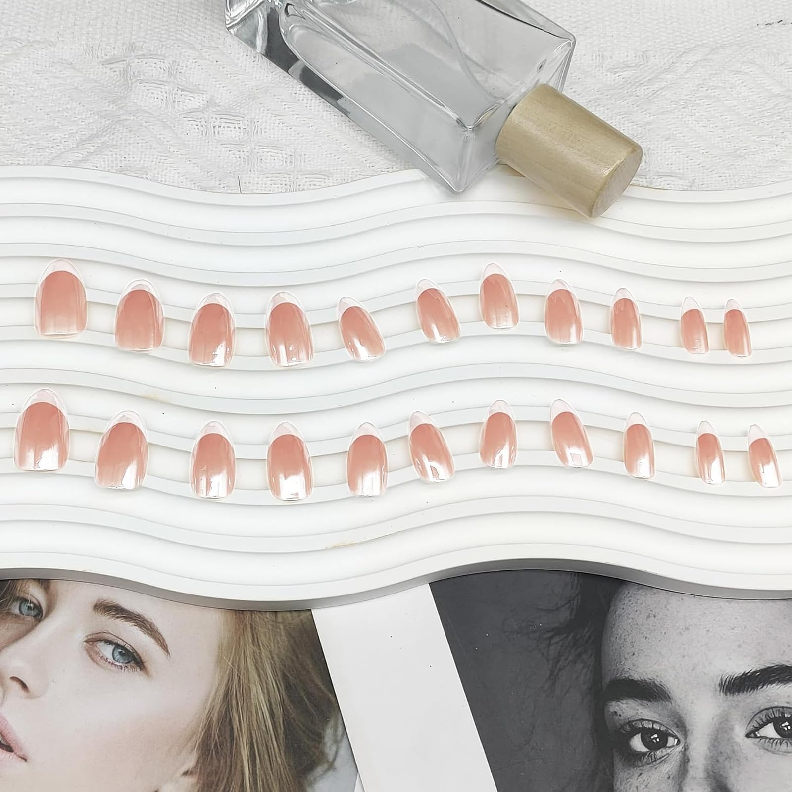YOSOMMK jelly glue enables quick removal without damaging natural nails.
