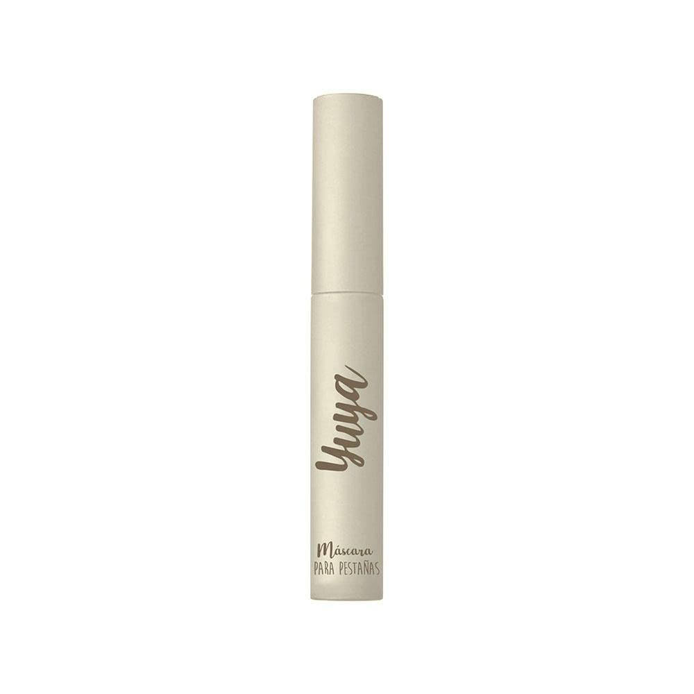 Lashes appear longer with YuYa mascara in a natural look