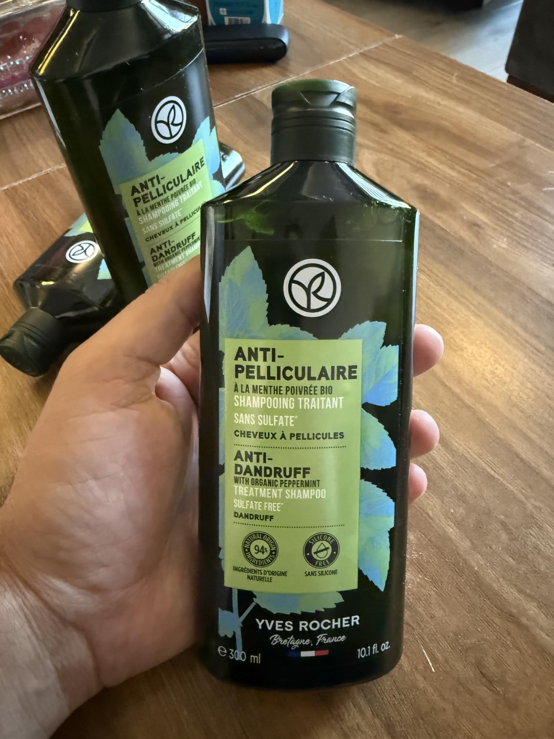 Agave plant emphasizes plant-based formula in Yves Rocher shampoo