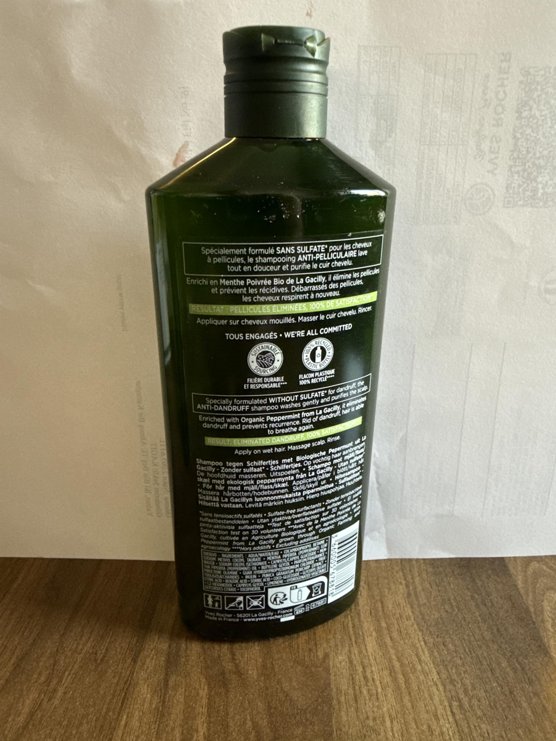 Close view of Yves Rocher shampoo gel texture for gentle cleansing