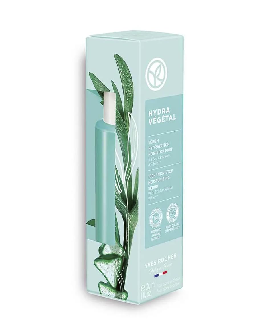 Applying Yves Rocher Hydra Vegetal serum to skin for fresh hydration