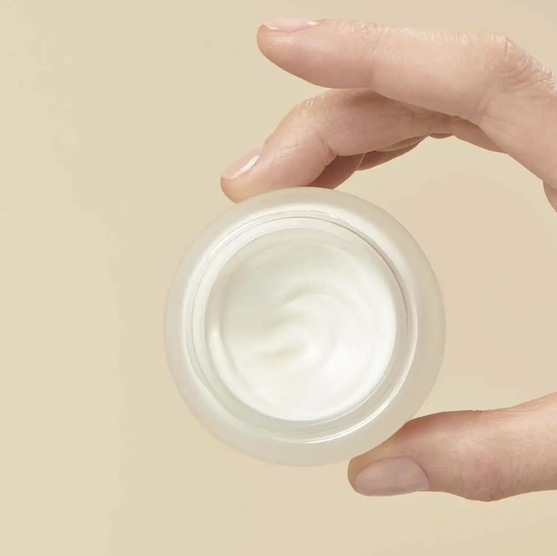Yves Rocher Riche Crème application scene emphasizes smoothing benefits for daily facial care.
