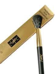 YSL Eye Blender Brush 12 tester – soft bristles close-up for seamless blending