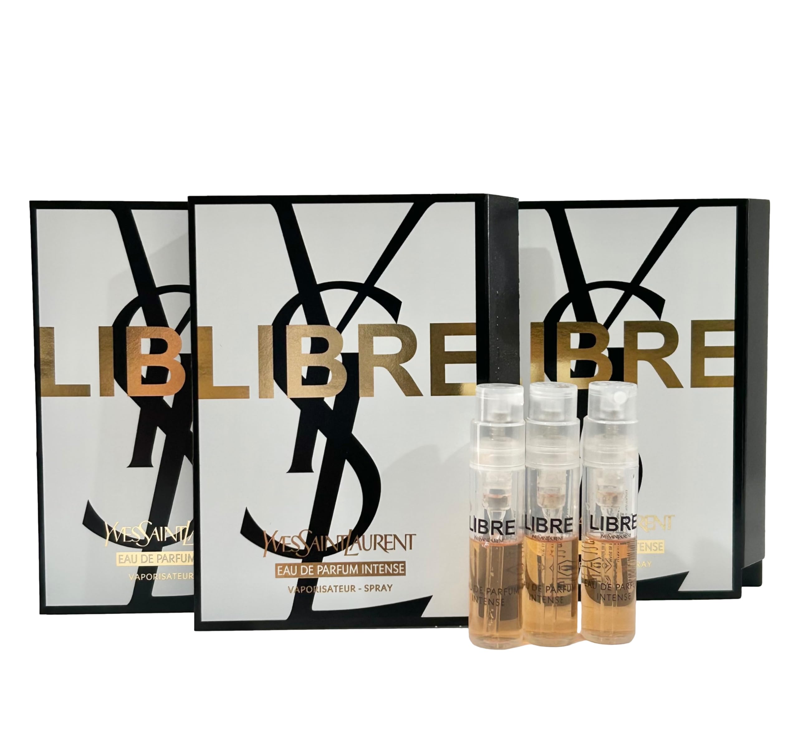Spray action on skin with Libre Intense, ideal for date-night moments