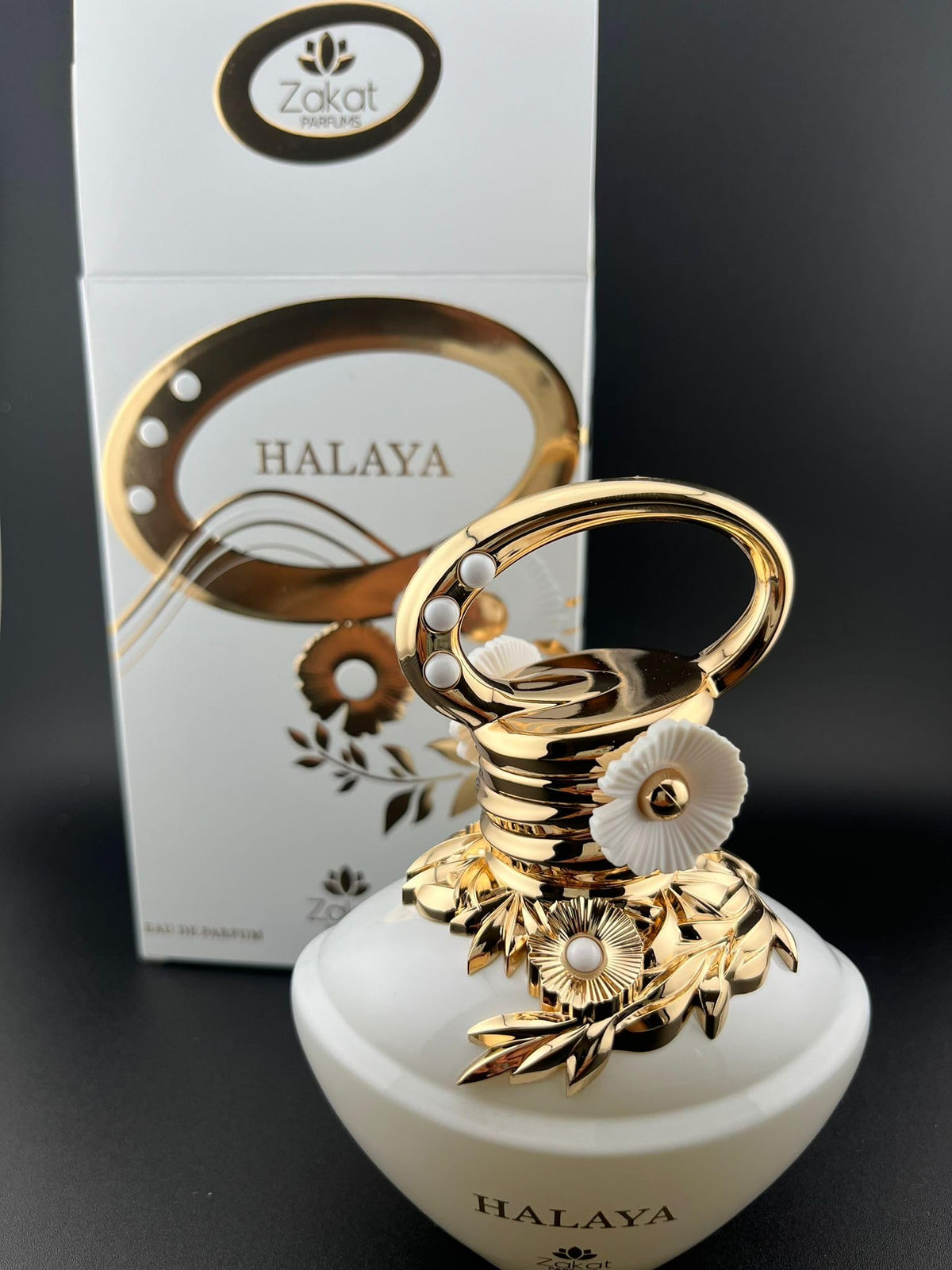 Zakat Parfums HALAYA bottle front view with gold details for a luxurious look