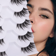 Zanlufly Half Lashes band offers natural, comfortable daily wear.