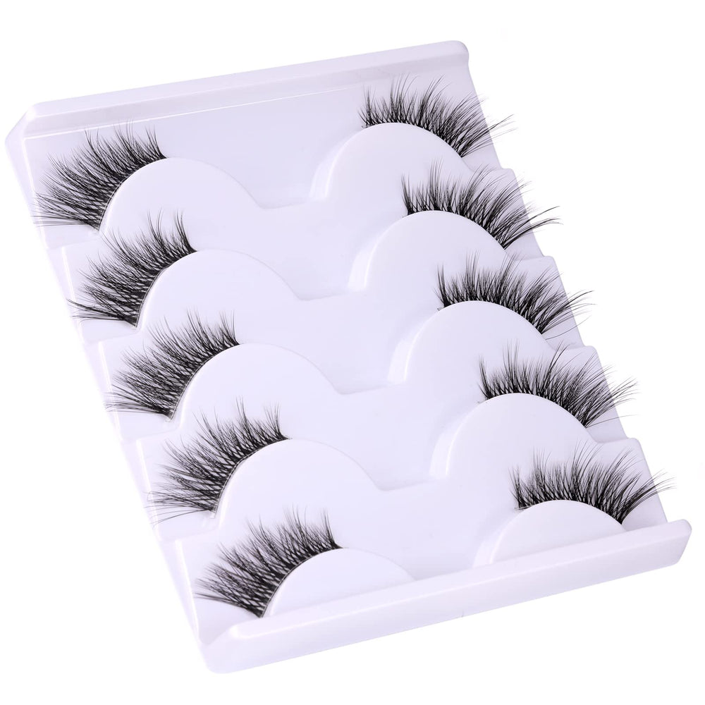 Zanlufly Half Lashes reusable pack in a stylish case for daily use.