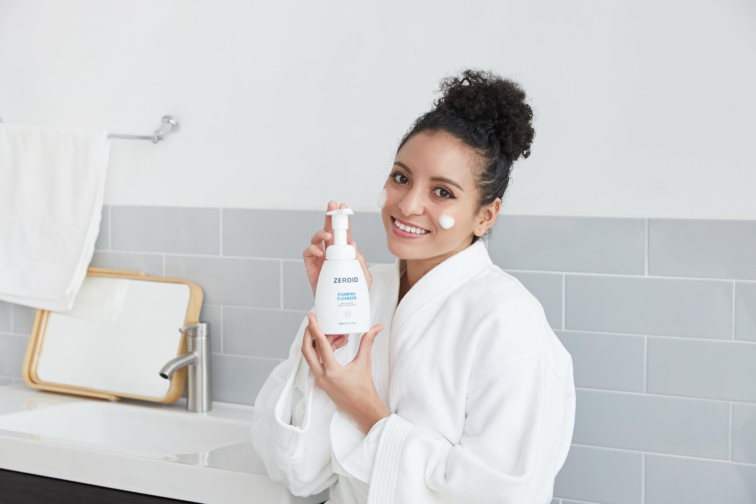 ZEROID Foaming Cleanser mle-formula-ceramide-9s visualization highlights skin barrier support