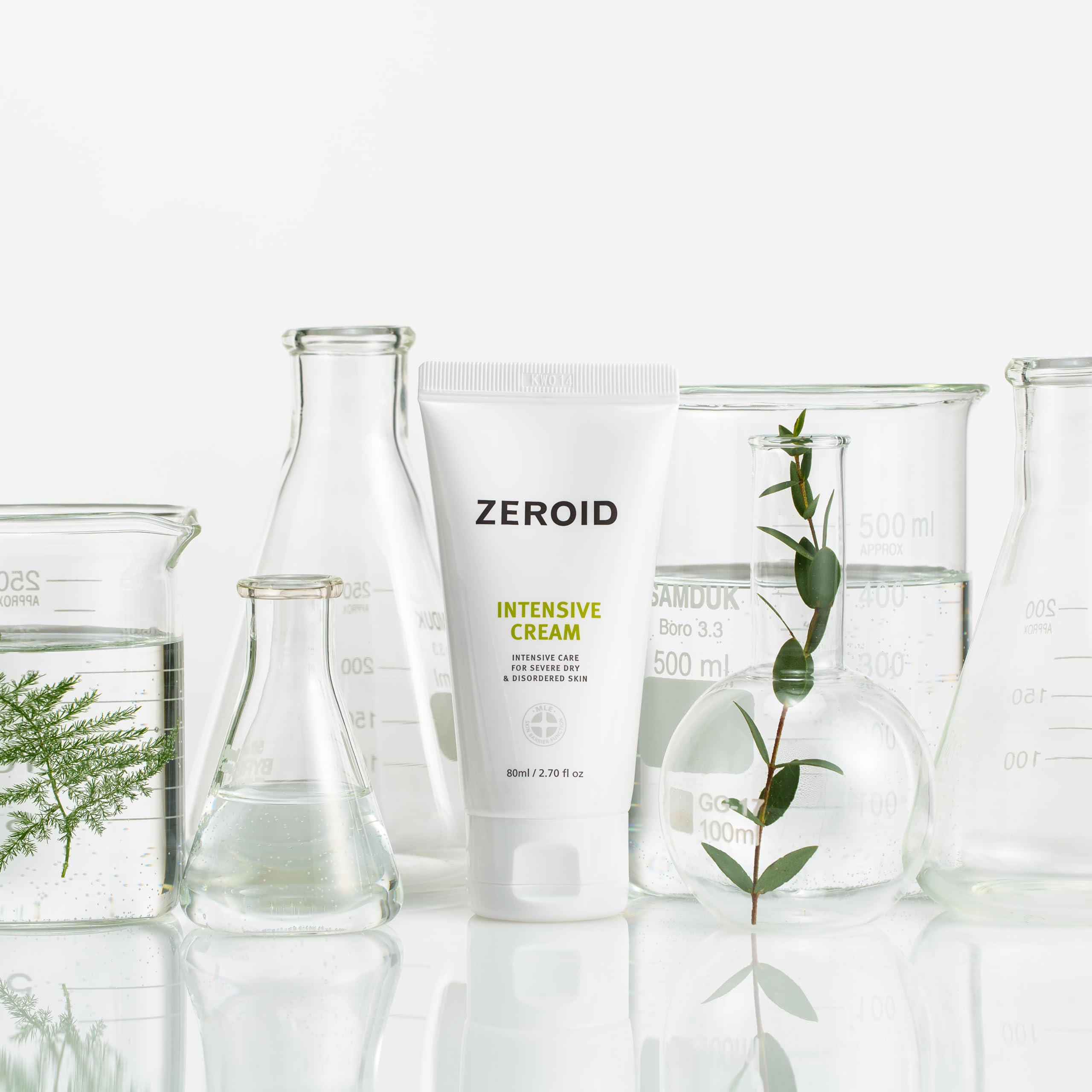 Ingredients and manufacturing date label on ZEROID Intensive Cream packaging.
