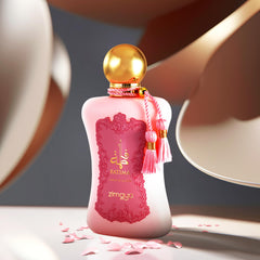 Zimaya Fatima Pink close-up of the woody base, suggesting lasting wear.
